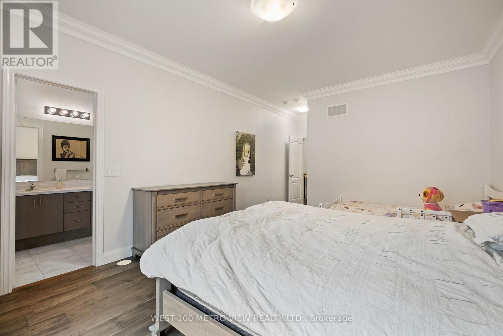 499 Dundas Street E, Oakville (Jm Joshua Meadows), Ontario  L6H 3P5 - Photo 21 - W12121792