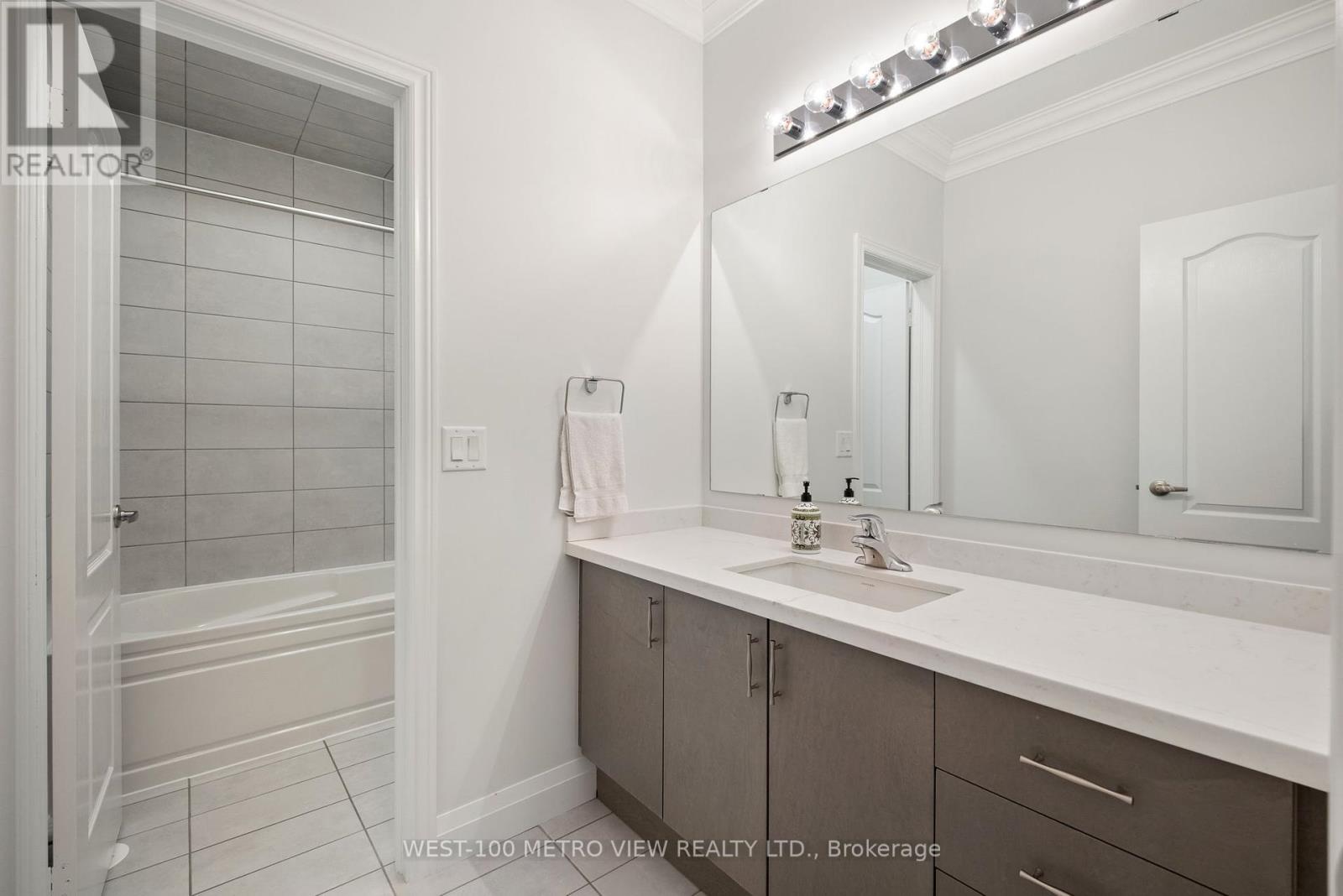499 Dundas Street E, Oakville (Jm Joshua Meadows), Ontario  L6H 3P5 - Photo 28 - W12121792