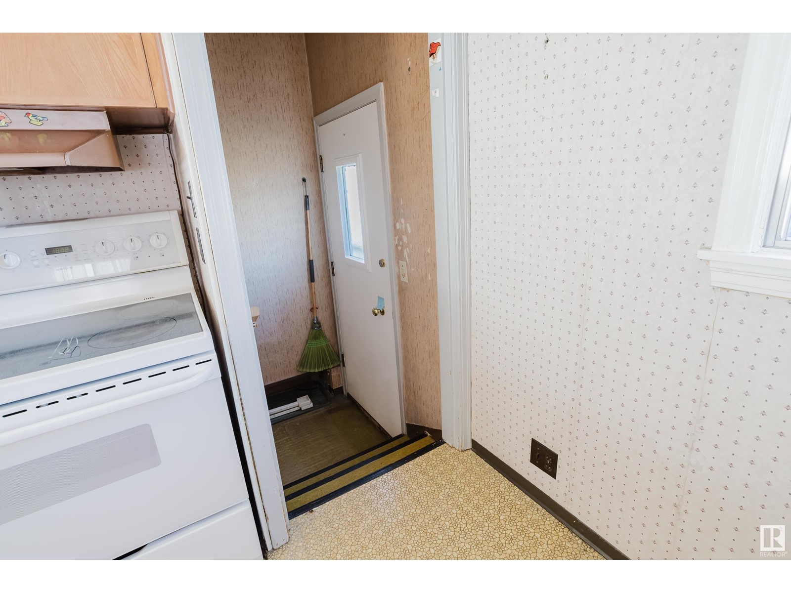 10807 154 St Nw, Edmonton, Alberta  T5P 2J6 - Photo 21 - E4434270