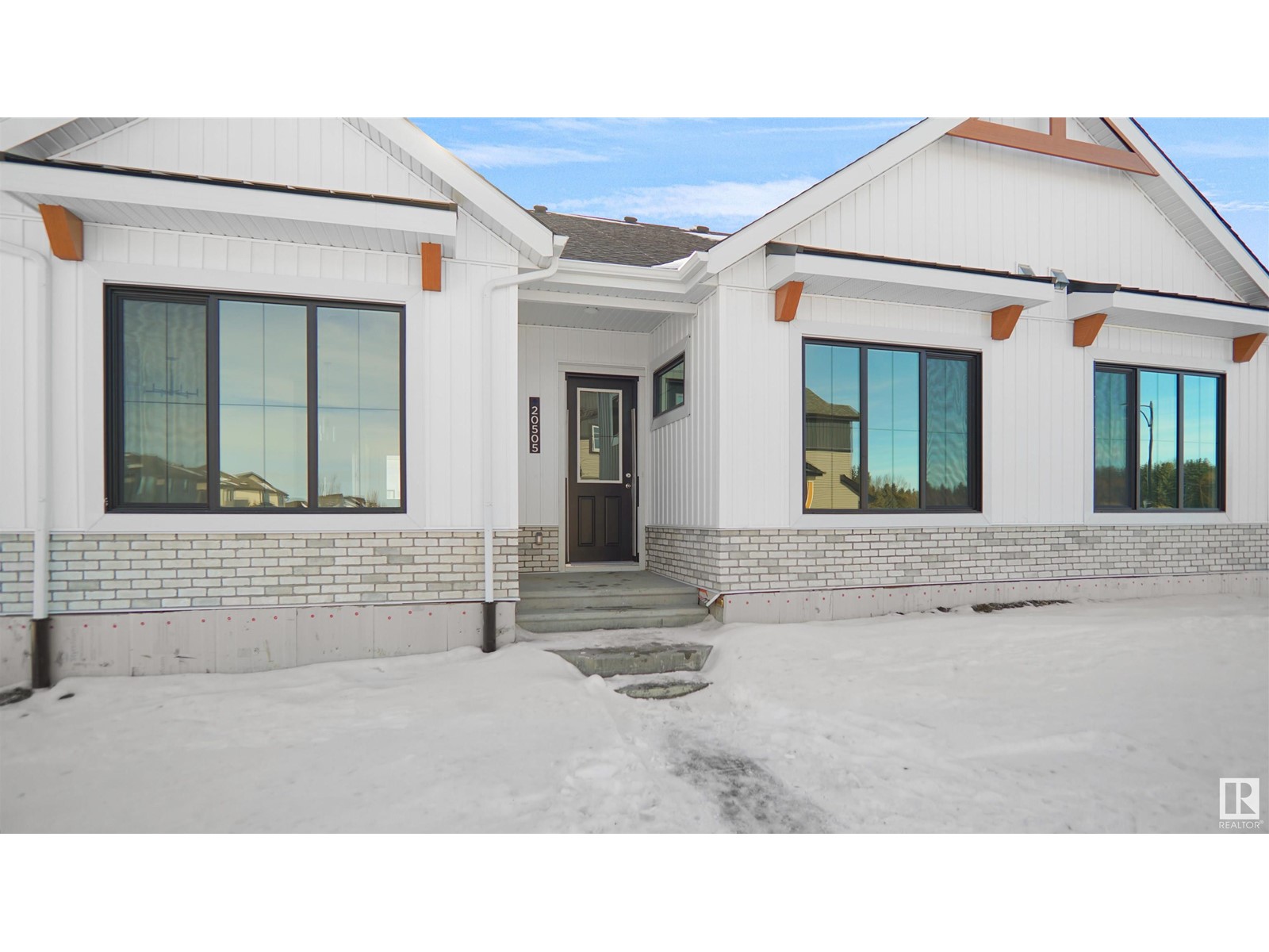 Property at 20505 42 AV NW image 1