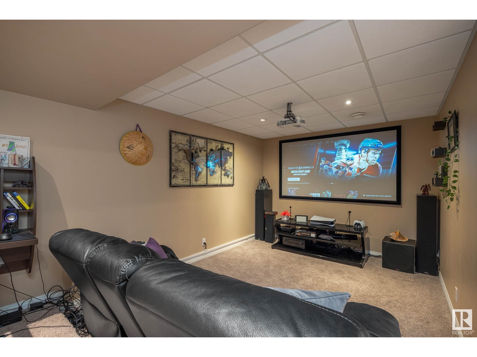 Property at 17828 109 ST NW image 4