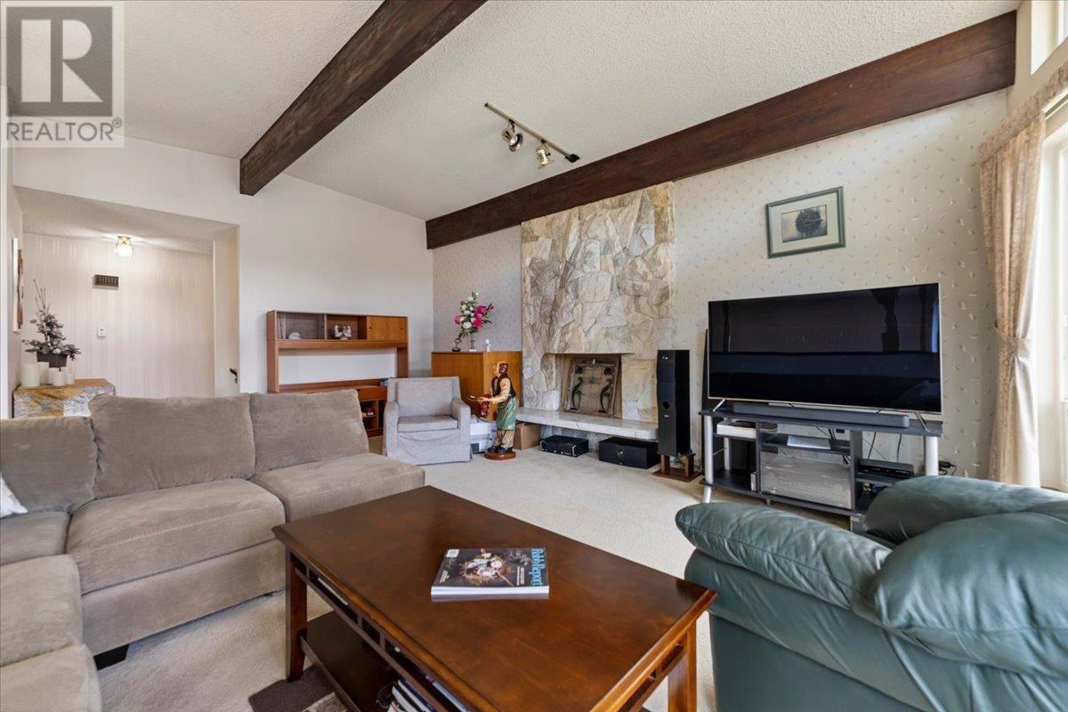 Listing Picture 14 of 27 : 3150 CHRISDALE AVENUE, Burnaby / 本拿比 - 魯藝地產 Yvonne Lu Group - MLS Medallion Club Member