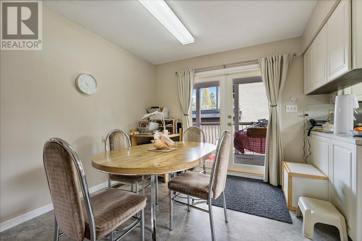 Listing Picture 18 of 27 : 3150 CHRISDALE AVENUE, Burnaby / 本拿比 - 魯藝地產 Yvonne Lu Group - MLS Medallion Club Member