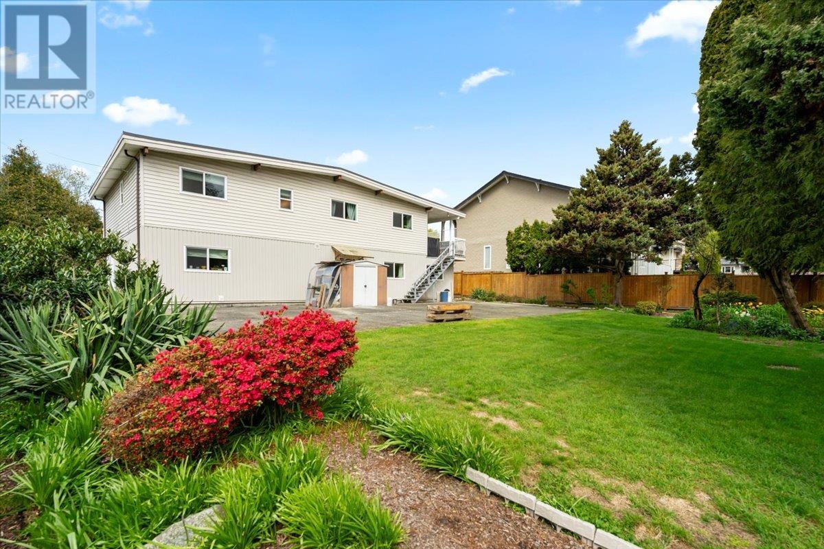 Listing Picture 7 of 27 : 3150 CHRISDALE AVENUE, Burnaby / 本拿比 - 魯藝地產 Yvonne Lu Group - MLS Medallion Club Member