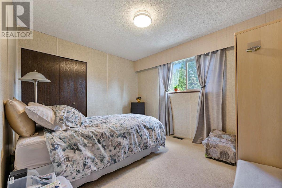 Listing Picture 24 of 27 : 3150 CHRISDALE AVENUE, Burnaby / 本拿比 - 魯藝地產 Yvonne Lu Group - MLS Medallion Club Member