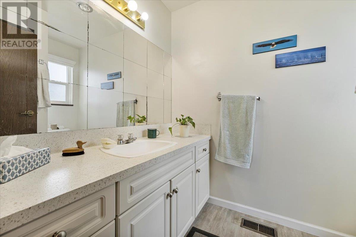 Listing Picture 23 of 27 : 3150 CHRISDALE AVENUE, Burnaby / 本拿比 - 魯藝地產 Yvonne Lu Group - MLS Medallion Club Member