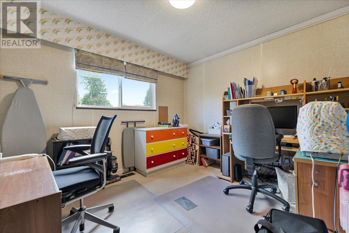 Listing Picture 25 of 27 : 3150 CHRISDALE AVENUE, Burnaby / 本拿比 - 魯藝地產 Yvonne Lu Group - MLS Medallion Club Member