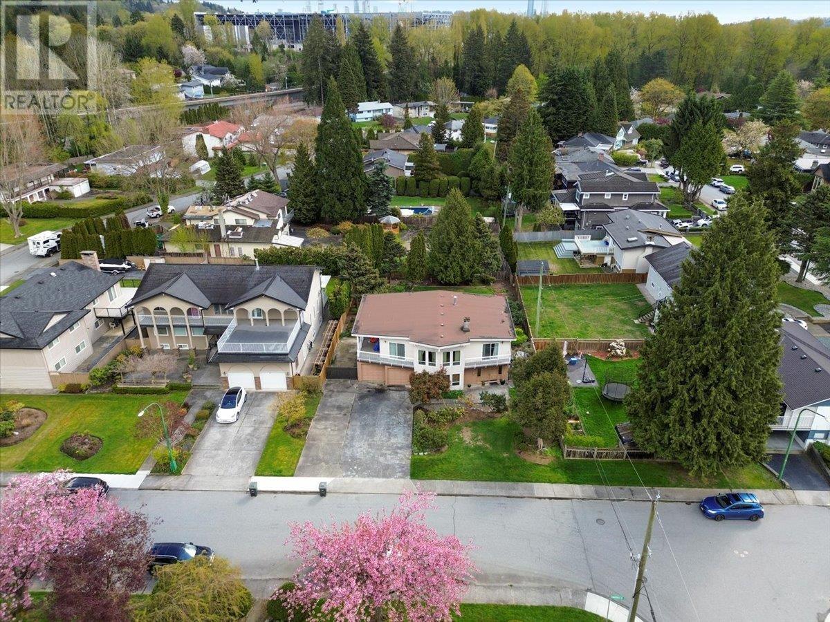 Listing Picture 5 of 27 : 3150 CHRISDALE AVENUE, Burnaby / 本拿比 - 魯藝地產 Yvonne Lu Group - MLS Medallion Club Member