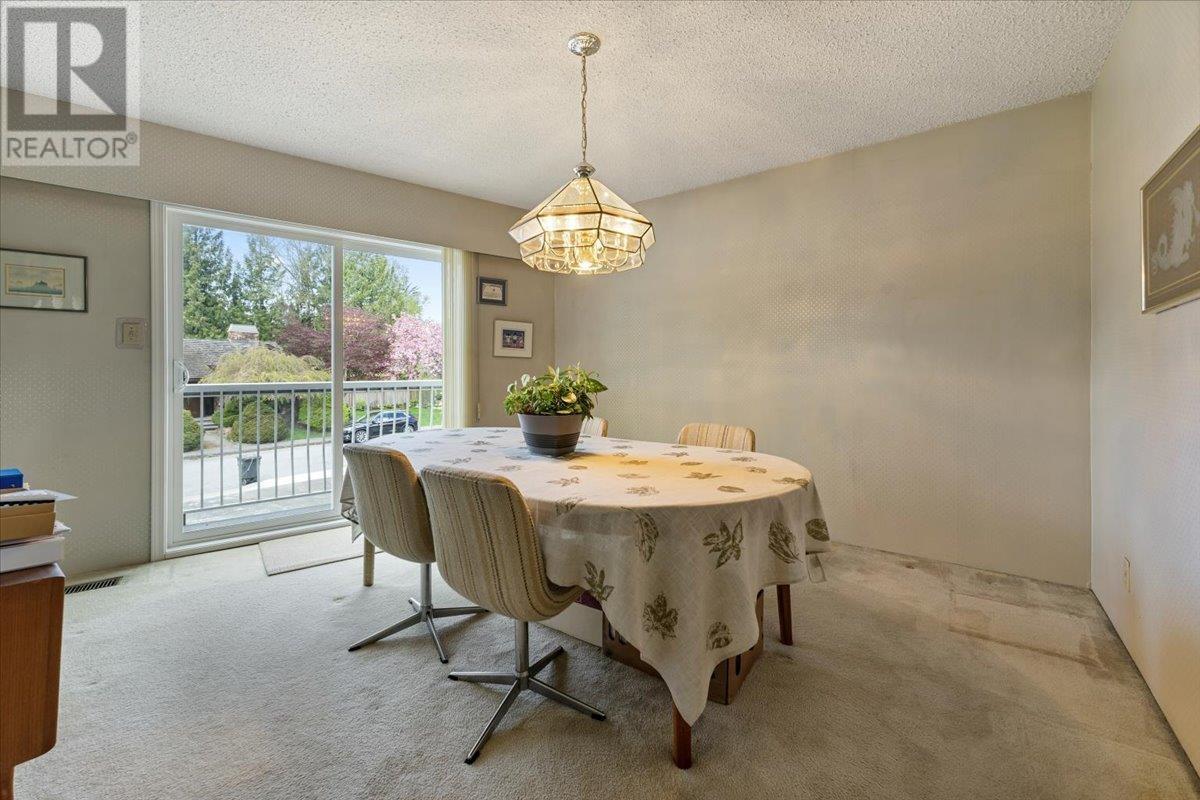 Listing Picture 16 of 27 : 3150 CHRISDALE AVENUE, Burnaby / 本拿比 - 魯藝地產 Yvonne Lu Group - MLS Medallion Club Member