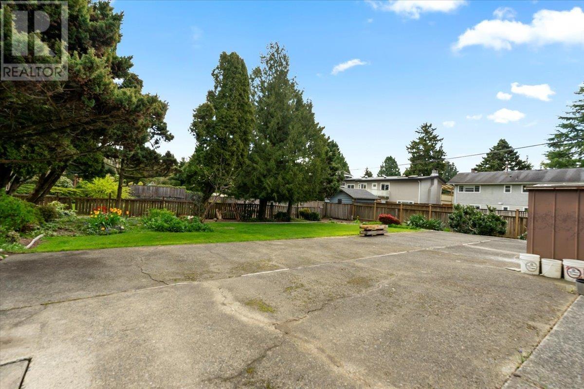 Listing Picture 10 of 27 : 3150 CHRISDALE AVENUE, Burnaby / 本拿比 - 魯藝地產 Yvonne Lu Group - MLS Medallion Club Member