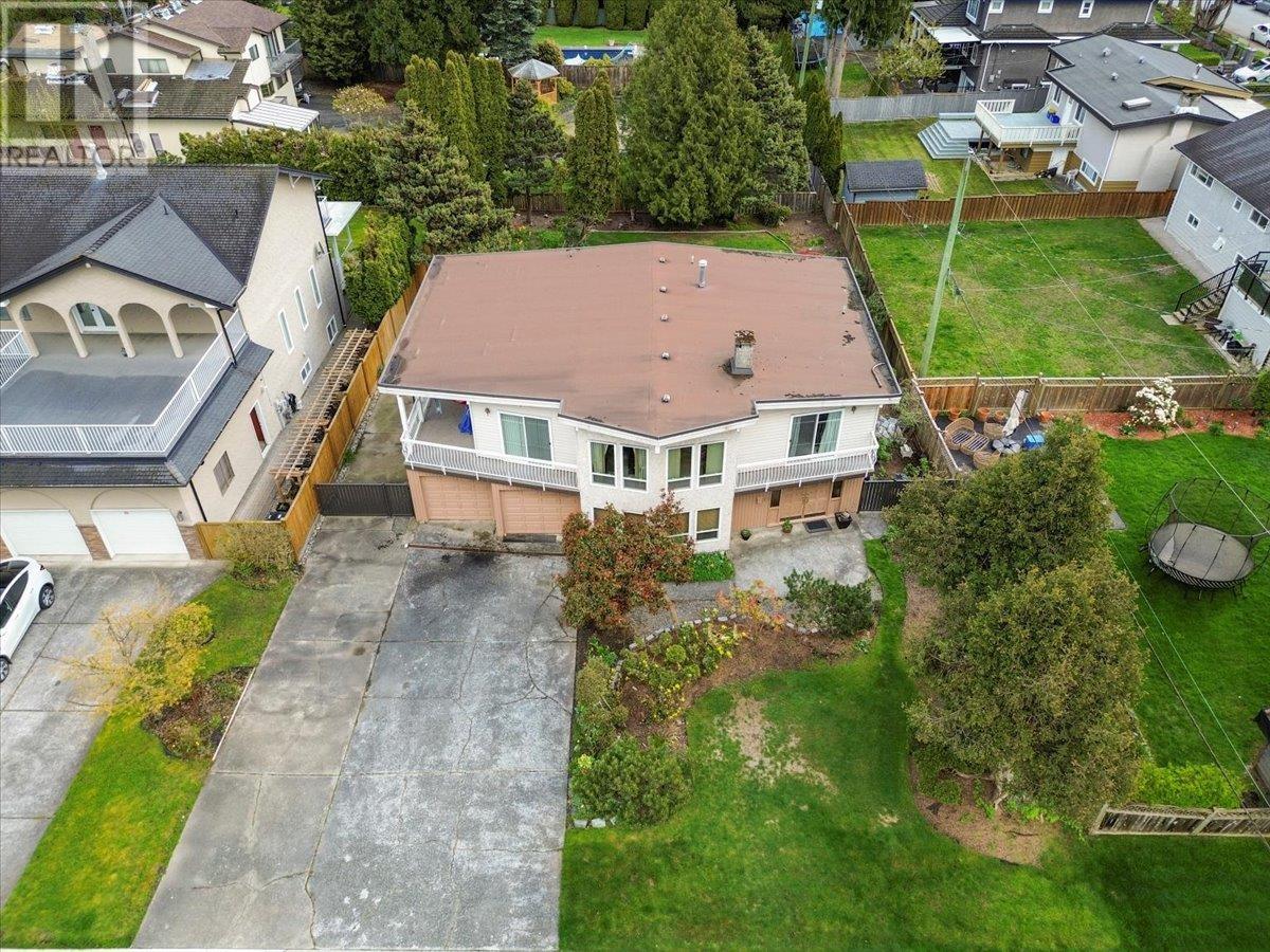 Listing Picture 3 of 27 : 3150 CHRISDALE AVENUE, Burnaby / 本拿比 - 魯藝地產 Yvonne Lu Group - MLS Medallion Club Member