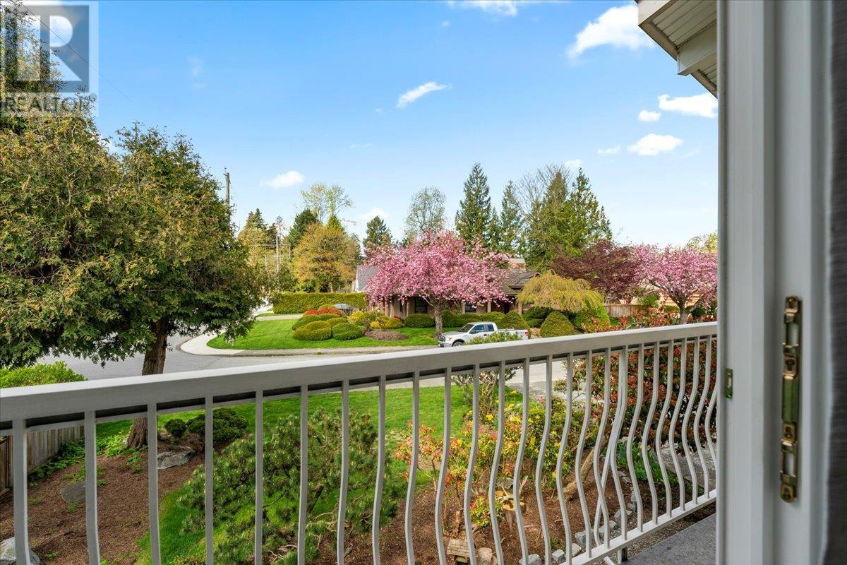 Listing Picture 22 of 27 : 3150 CHRISDALE AVENUE, Burnaby / 本拿比 - 魯藝地產 Yvonne Lu Group - MLS Medallion Club Member