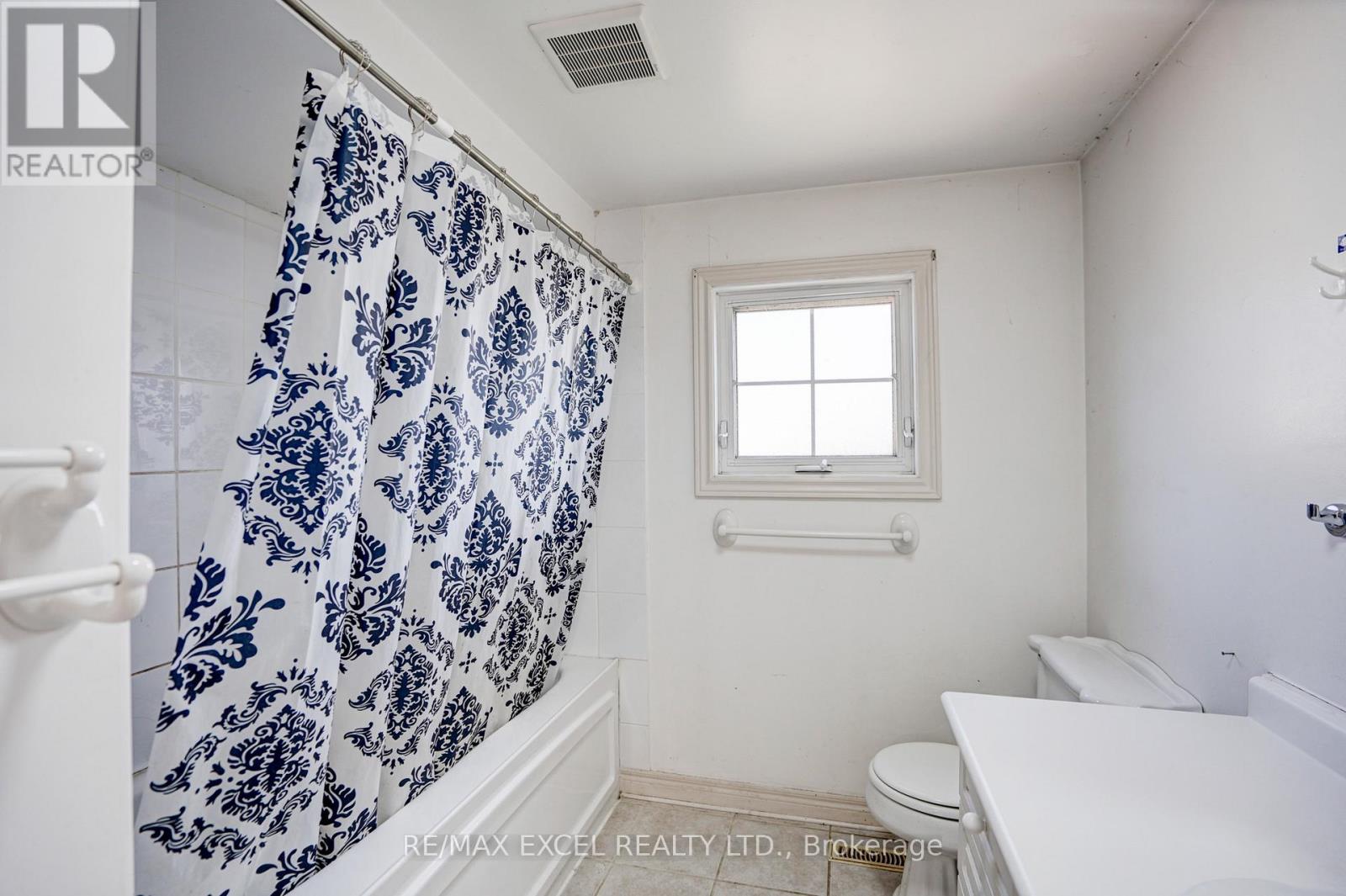 Upper - 287 Port Royal Trail, Toronto, Ontario  M1V 2K5 - Photo 13 - E12121811