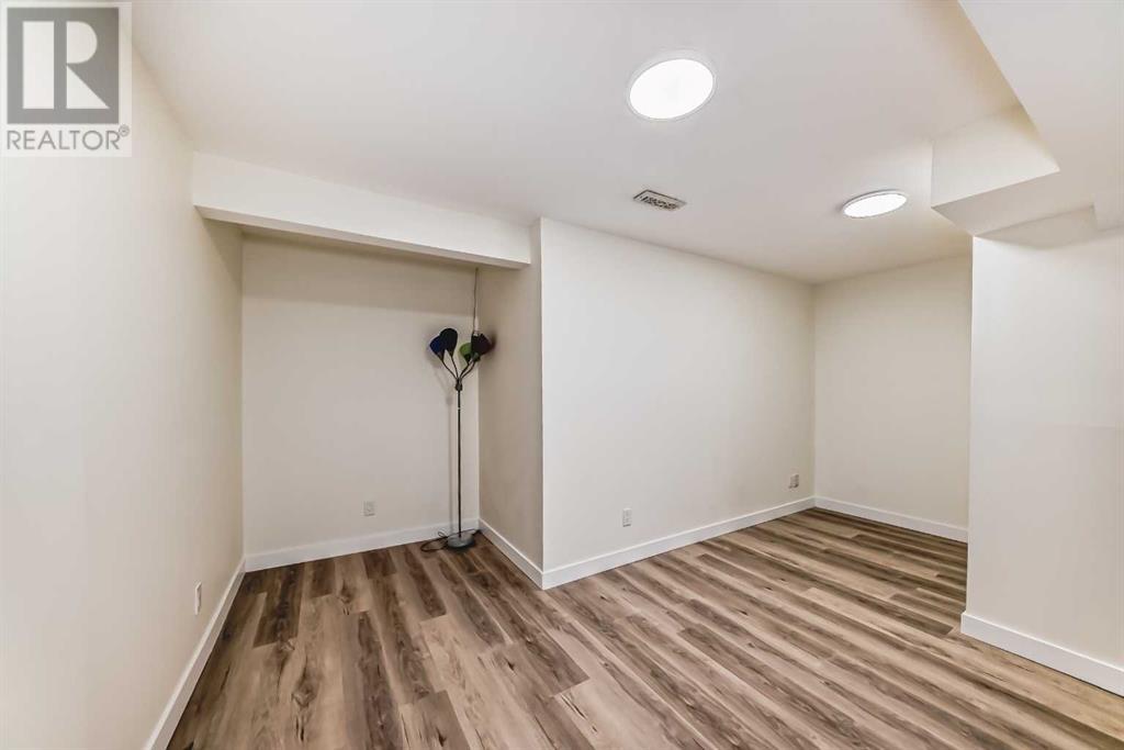 Property at 257 Pensville Close SE image 2