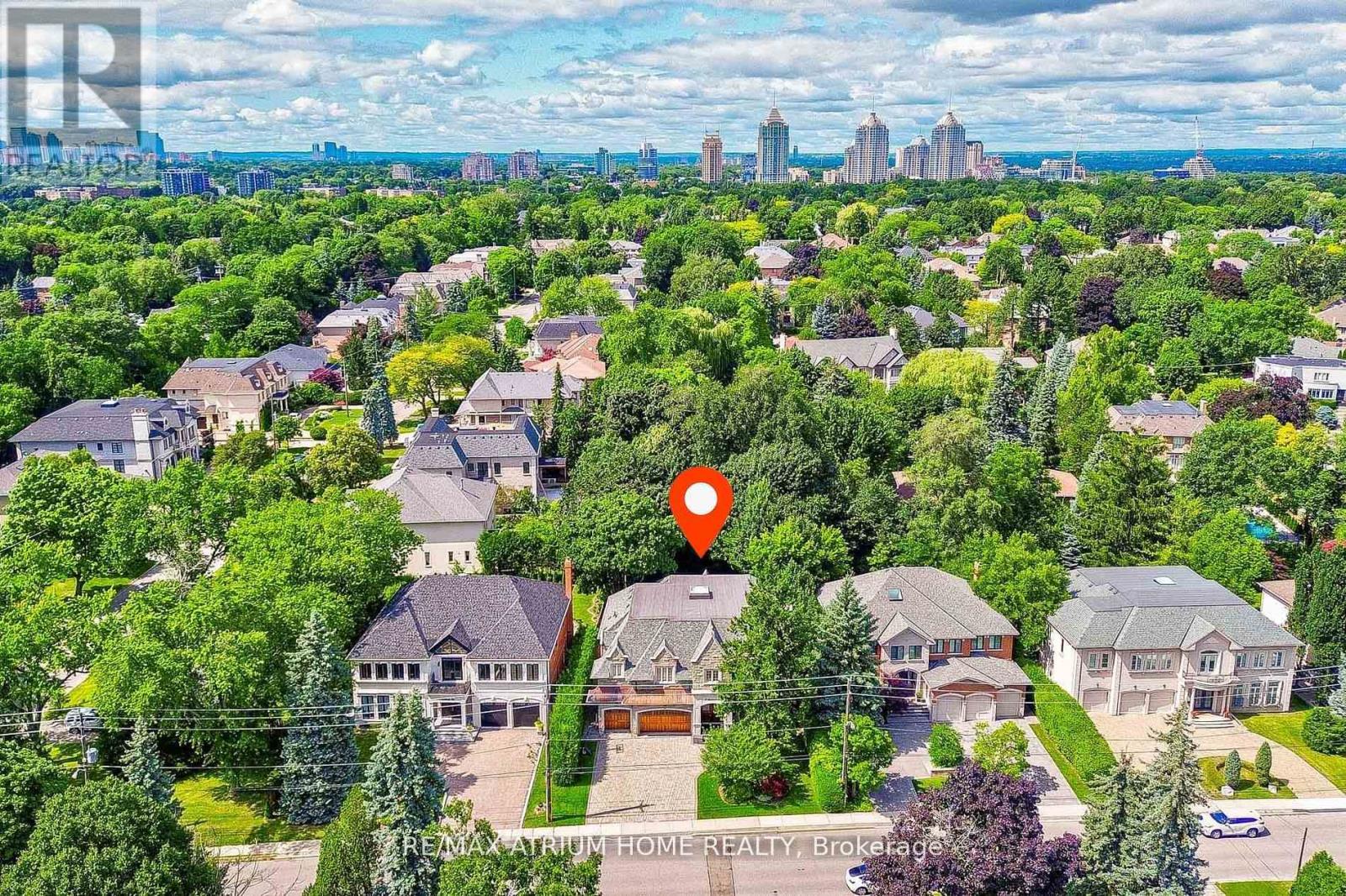 18 Heathcote Avenue, Toronto, Ontario  M2L 1Y7 - Photo 3 - C12121819