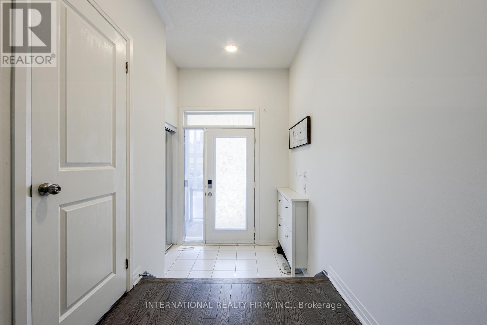 18 Larkin Lane, Clarington, Ontario  L1C 2W3 - Photo 3 - E12121826