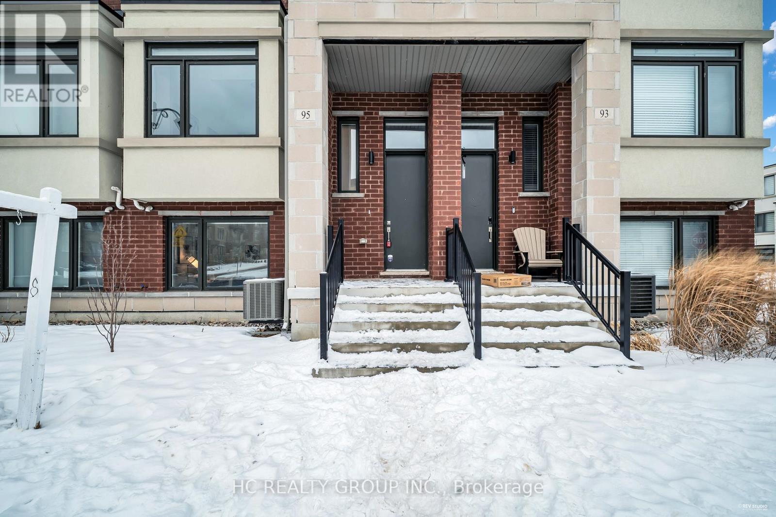 95 Crimson Forest Drive, Vaughan (Patterson), Ontario  L6A 5C6 - Photo 3 - N12121820
