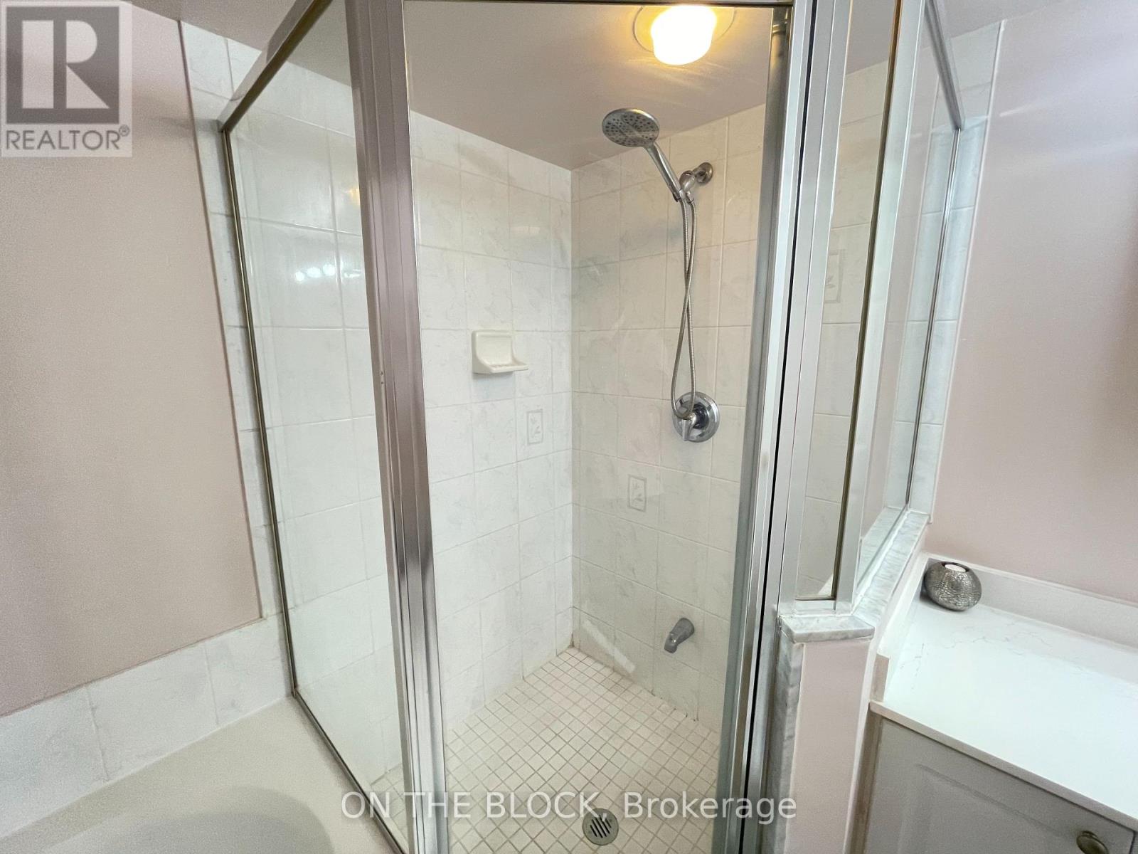 706 - 23 Oneida Crescent, Richmond Hill (Langstaff), Ontario  L4B 0A2 - Photo 14 - N12121823