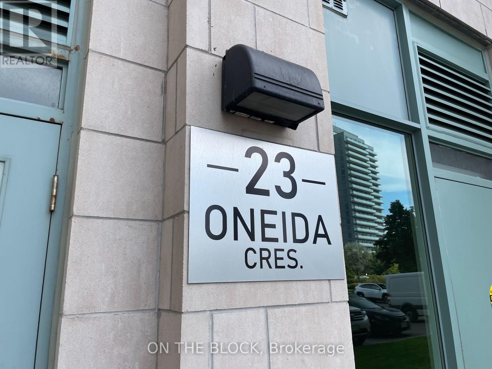 706 - 23 Oneida Crescent, Richmond Hill (Langstaff), Ontario  L4B 0A2 - Photo 4 - N12121823