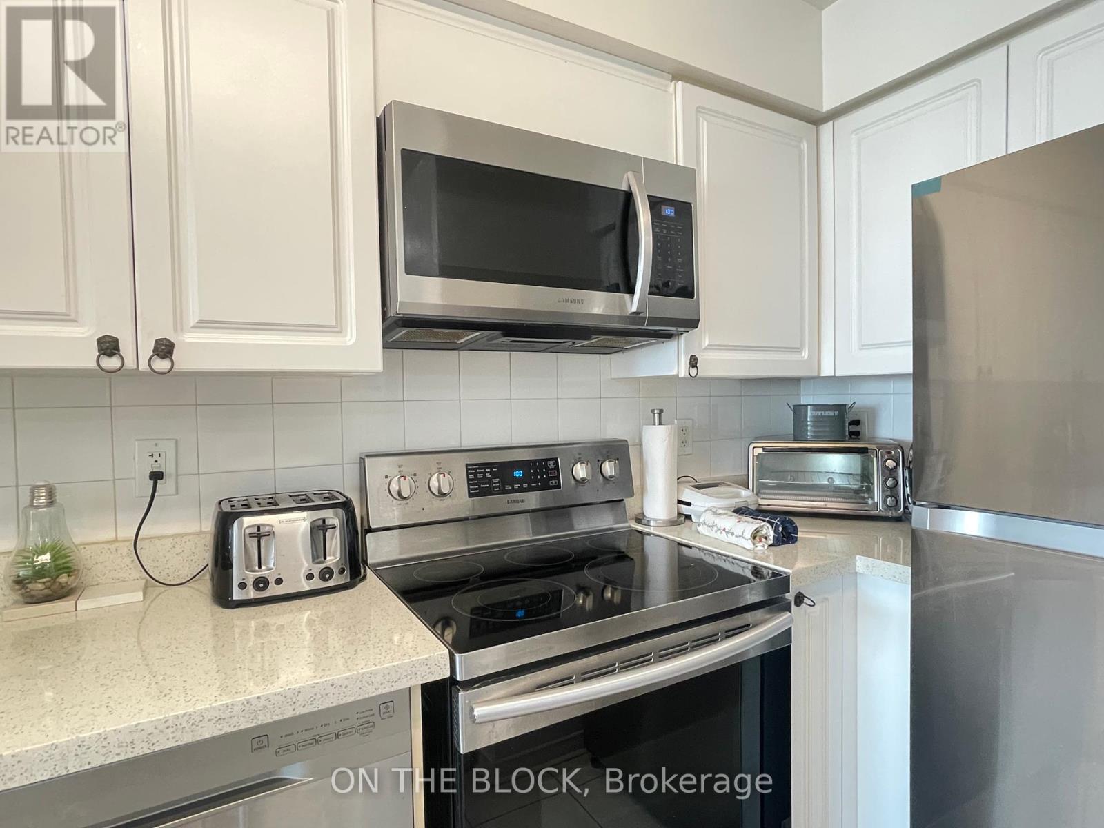 706 - 23 Oneida Crescent, Richmond Hill (Langstaff), Ontario  L4B 0A2 - Photo 7 - N12121823