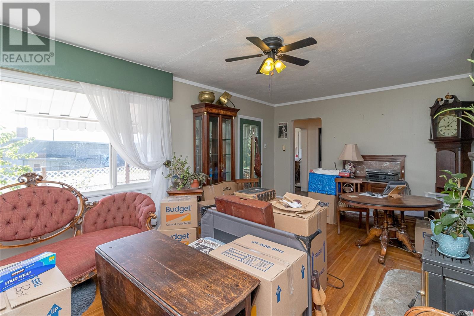 Property at 310 Harewood Rd image 5