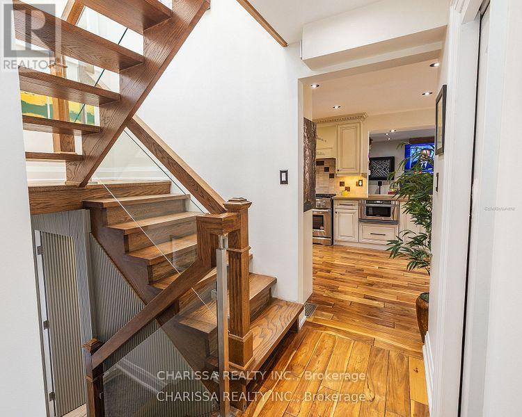 Upper - 60 Belvedere Drive, Oakville, Ontario  L6L 4B6 - Photo 17 - W12121822