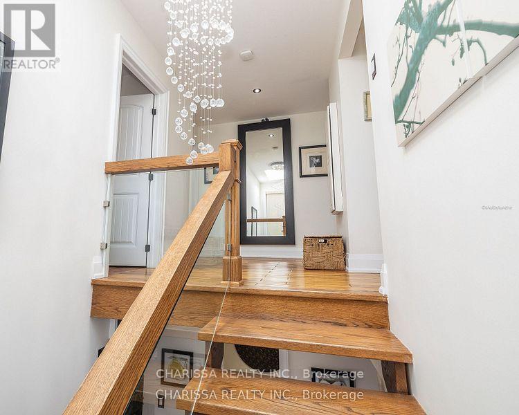 Upper - 60 Belvedere Drive, Oakville, Ontario  L6L 4B6 - Photo 20 - W12121822