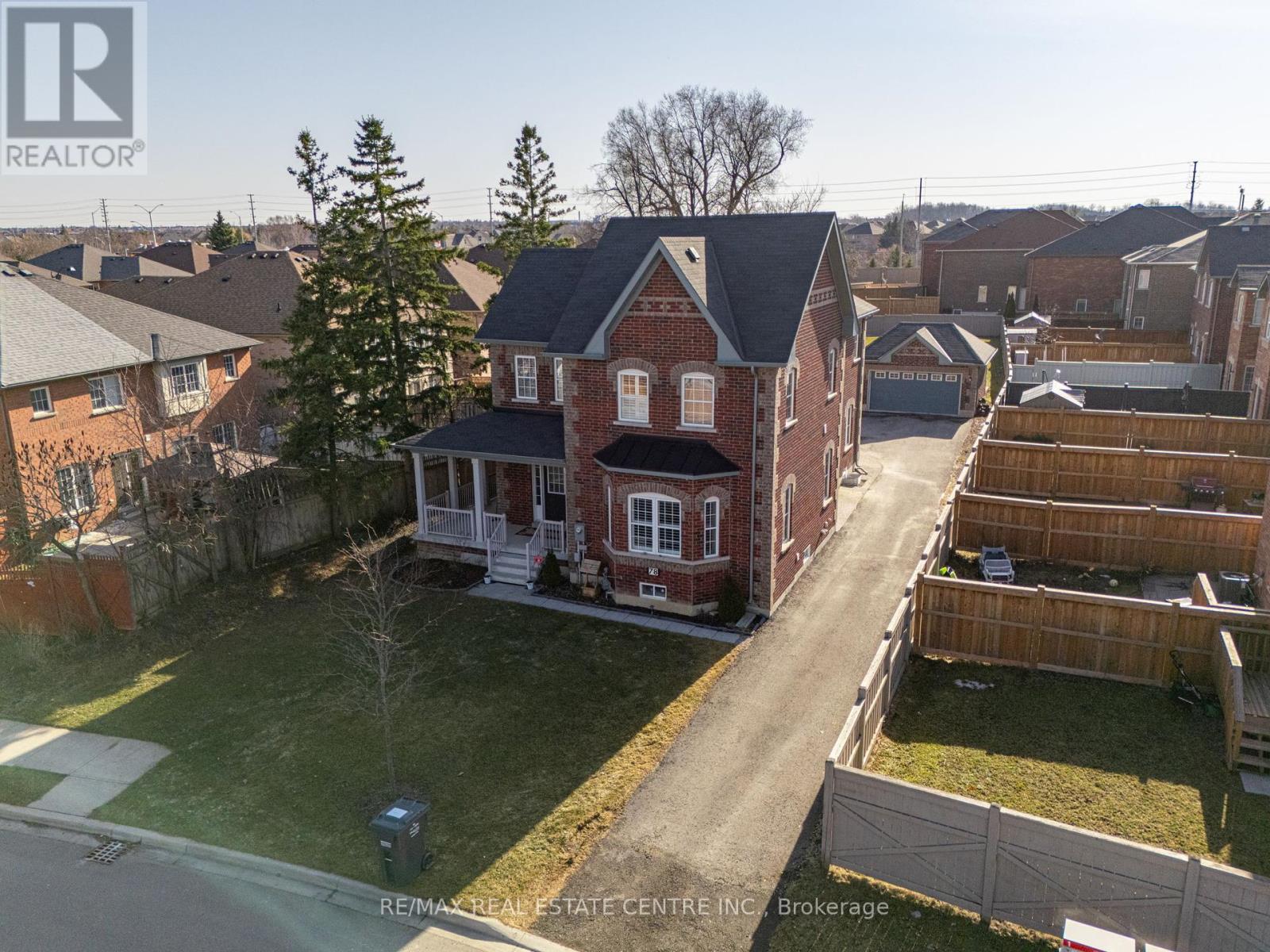 Property at 78 HOLLOWGROVE BOULEVARD image 3