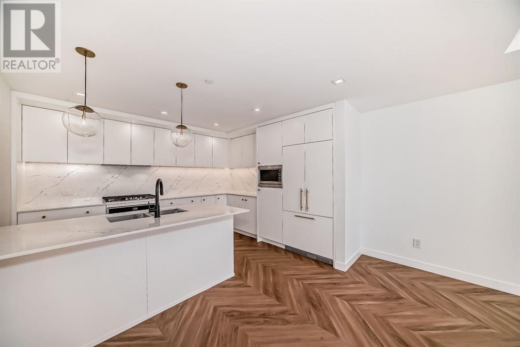 112, 8445 Broadcast Avenue Sw, Calgary, Alberta  T3H 4C7 - Photo 3 - A2216562