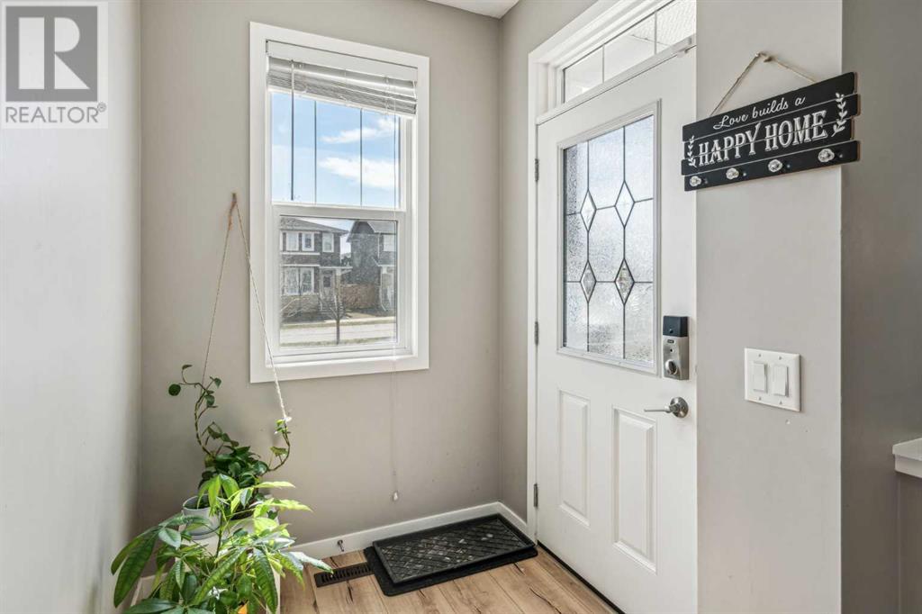 368 Redstone Drive Ne, Calgary, Alberta  T3N 0R1 - Photo 3 - A2215739