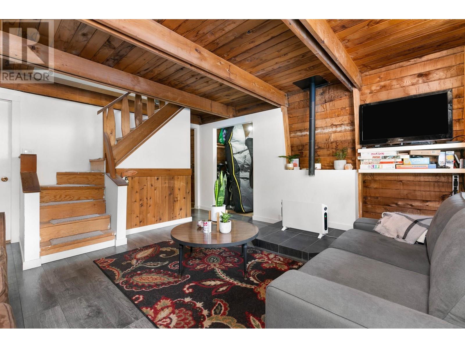8160 Alpine Way, Whistler, British Columbia  V8E 0G2 - Photo 9 - R2995679
