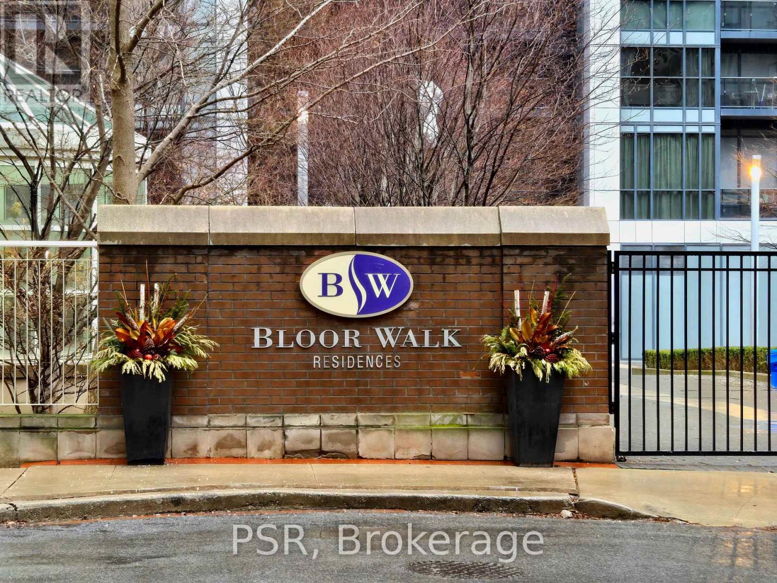 604 - 100 Hayden Street, Toronto, Ontario  M4Y 3C7 - Photo 2 - C12050210