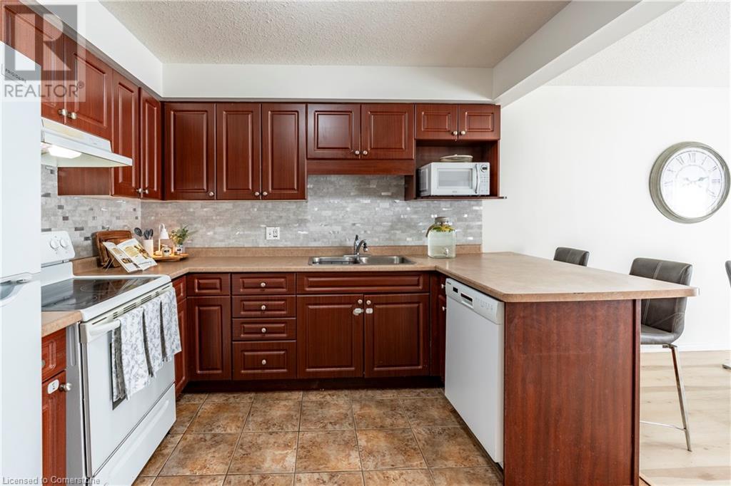 Property at 30 FALLOWFIELD Drive image 5