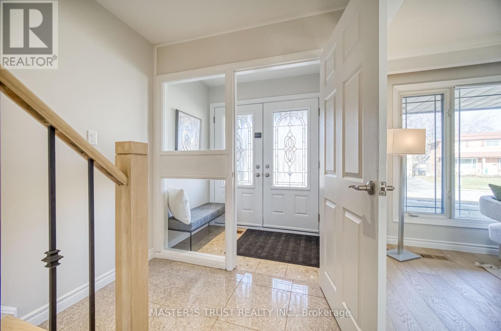 14 Houston Crescent, Toronto, Ontario  M2J 3H8 - Photo 2 - C12121832