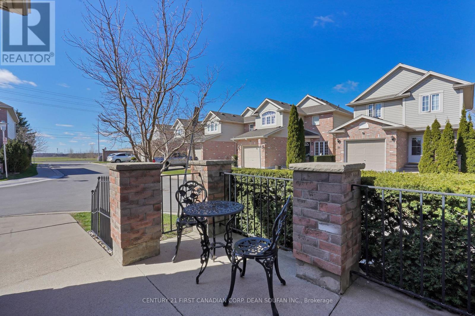 24 - 10 Chalkstone Drive, London South, Ontario  N6E 3Z9 - Photo 5 - X12121873