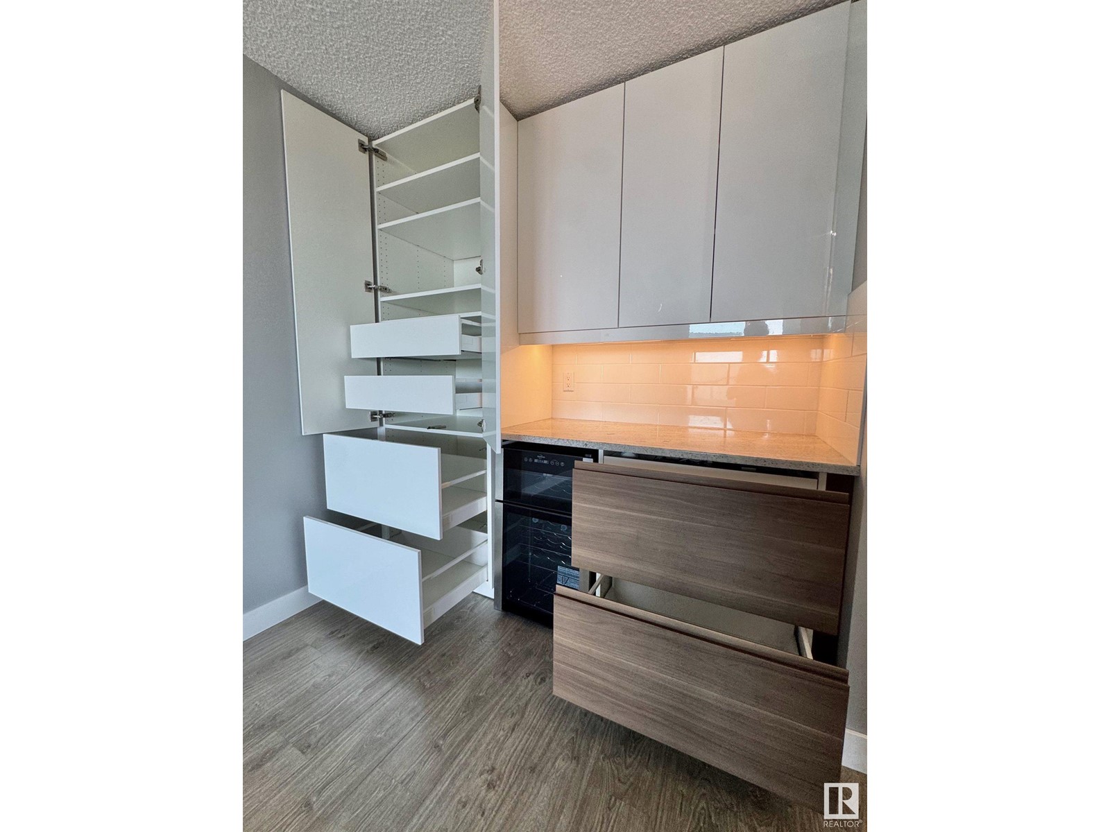 #401 13910 Stony Plain Rd Nw, Edmonton, Alberta  T5N 3R2 - Photo 10 - E4434282