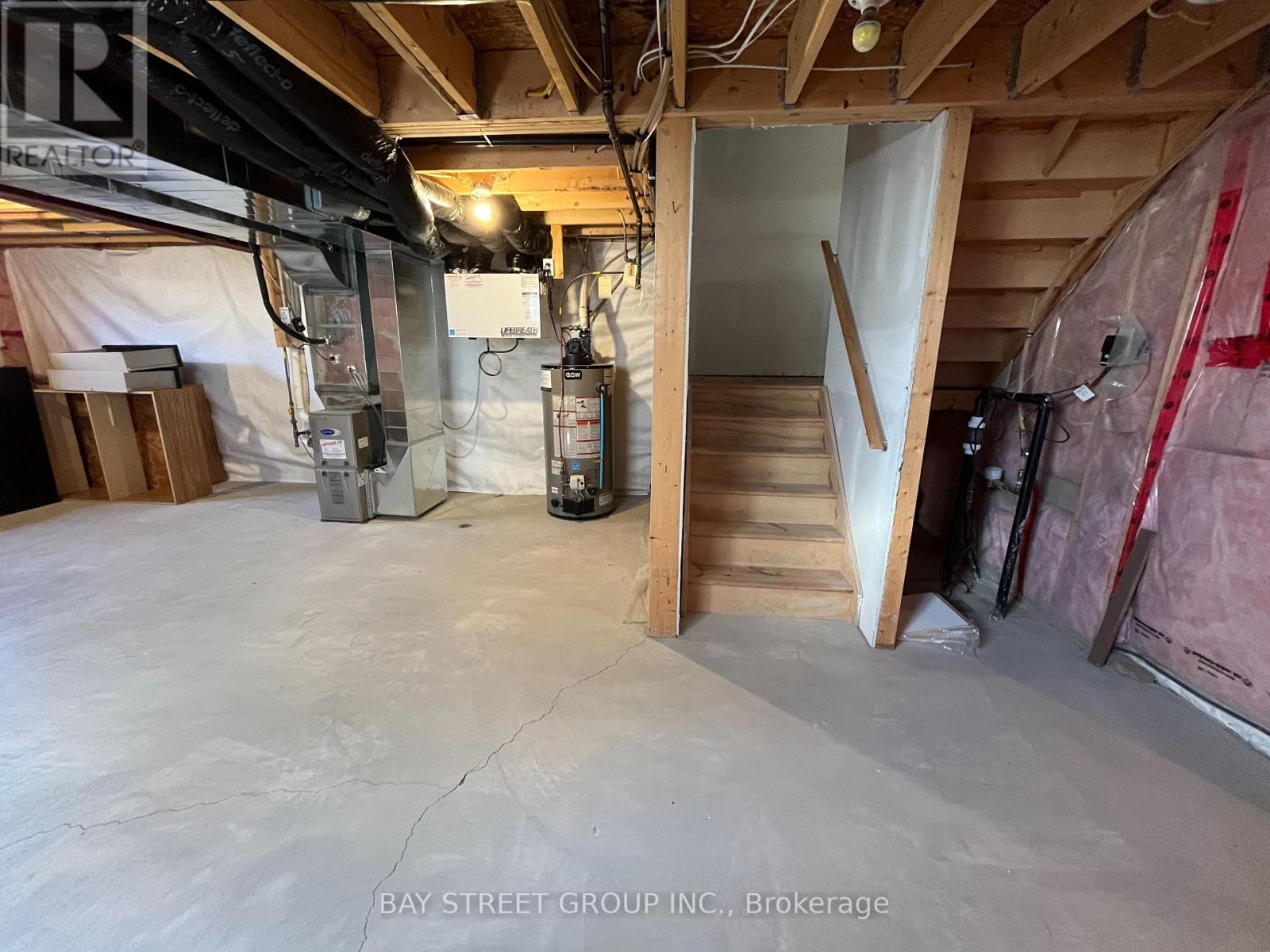 22 Elderberry Road, Thorold, Ontario  L2V 0E7 - Photo 13 - X12112431