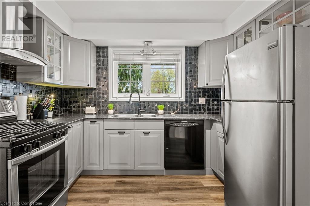42 Strathcona Drive S, Fonthill, Ontario  L0S 1E0 - Photo 12 - 40723549