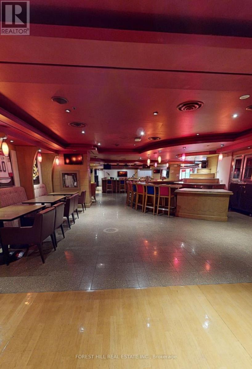 Chelsea Hotel (Monarchs) - 33 Gerrard Street W, Toronto, Ontario  M5G 1Z4 - Photo 9 - C12115760