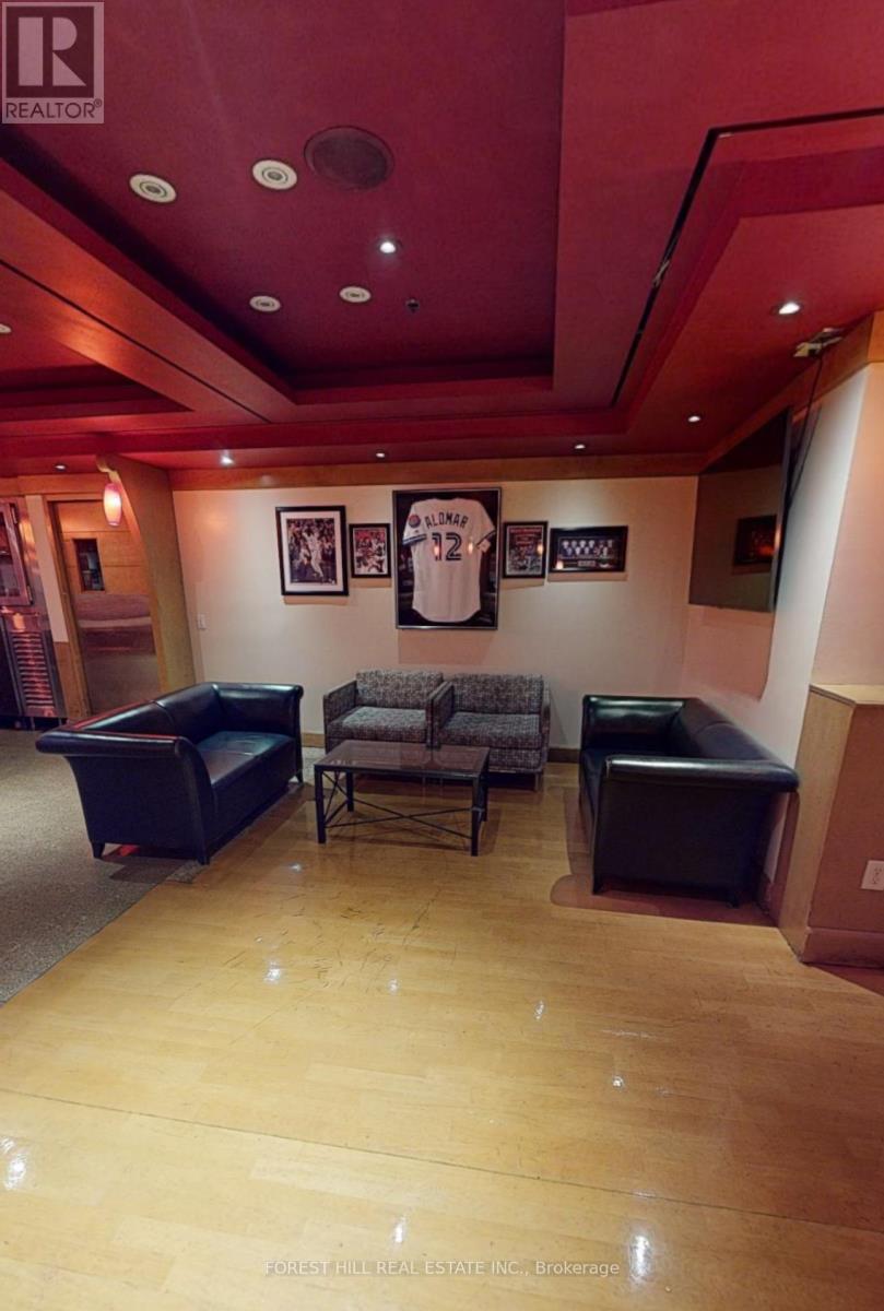 Chelsea Hotel (Monarchs) - 33 Gerrard Street W, Toronto, Ontario  M5G 1Z4 - Photo 16 - C12115760