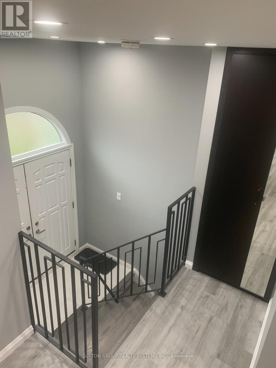Upper - 4087 Clevedon Drive, Mississauga, Ontario  L4Z 1J4 - Photo 14 - W12003751