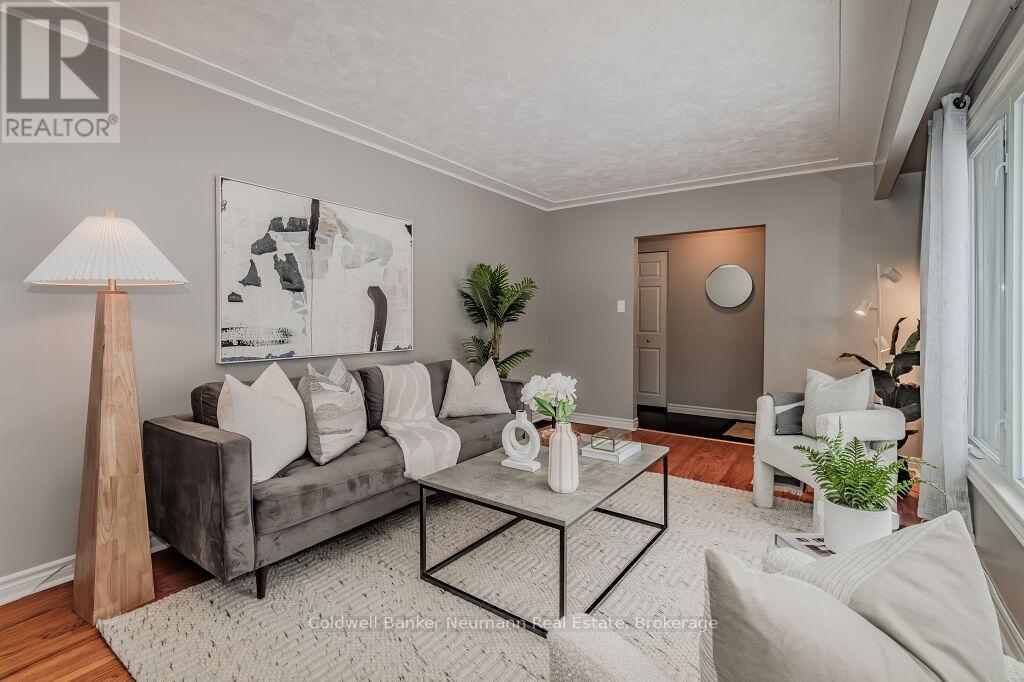 Property at 70 FREEMAN AVENUE image 3