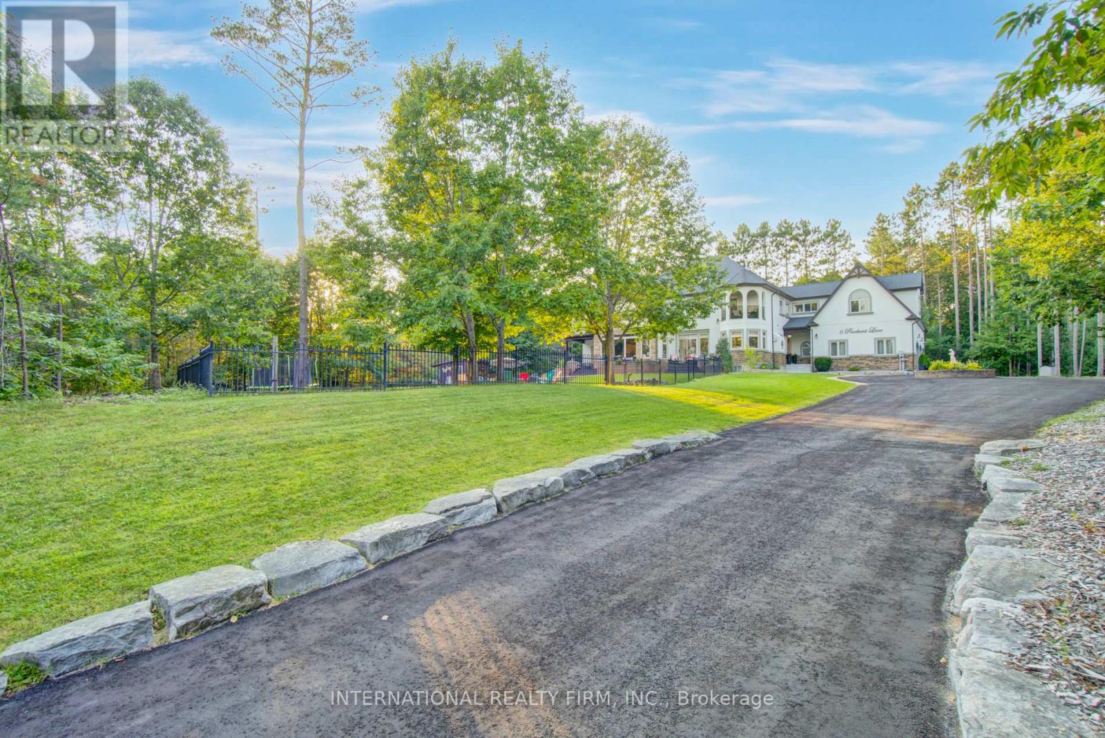 6 PINEHURST LANE, Springwater, Ontario