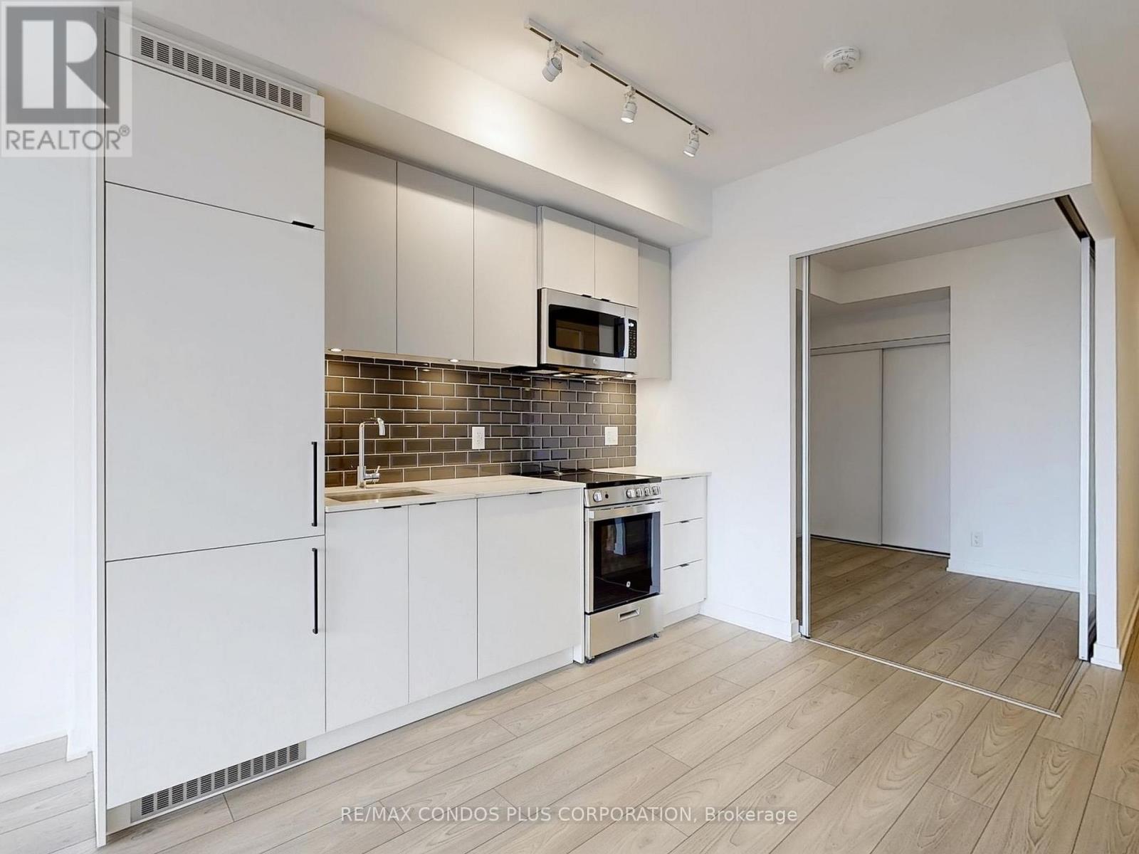 319 - 285 Dufferin Street, Toronto, Ontario  M6K 1Z7 - Photo 17 - W12121881