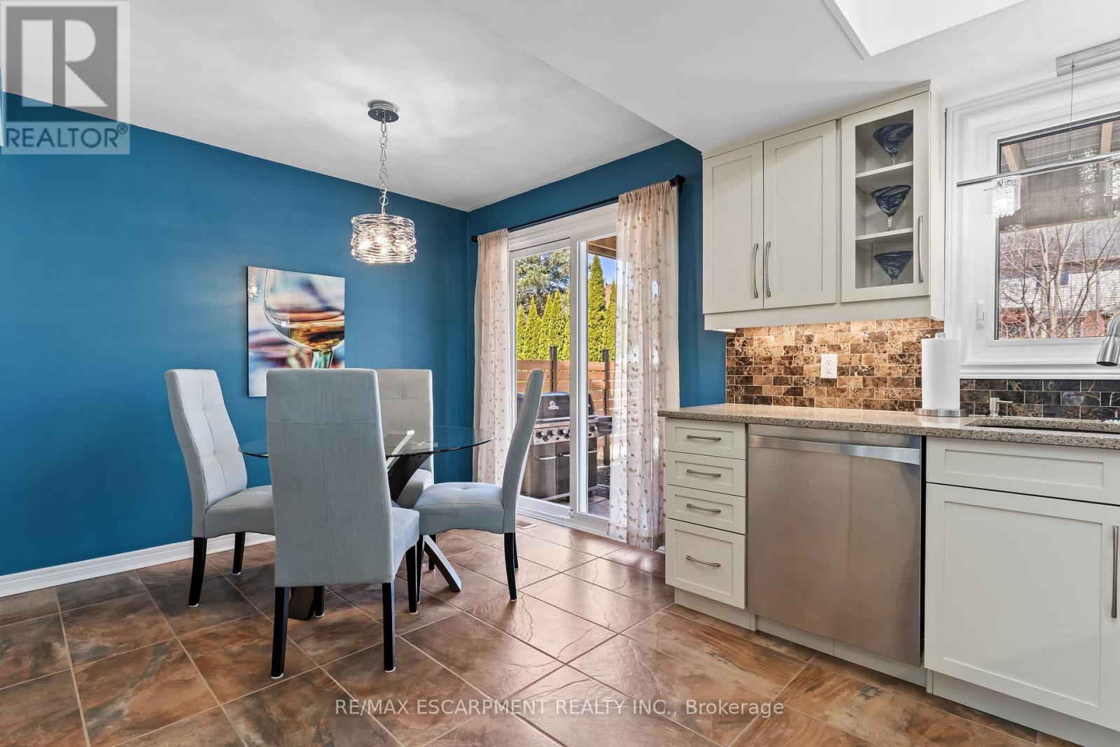 321 Beckett Crescent, Pelham, Ontario  L0S 1E4 - Photo 13 - X12065595