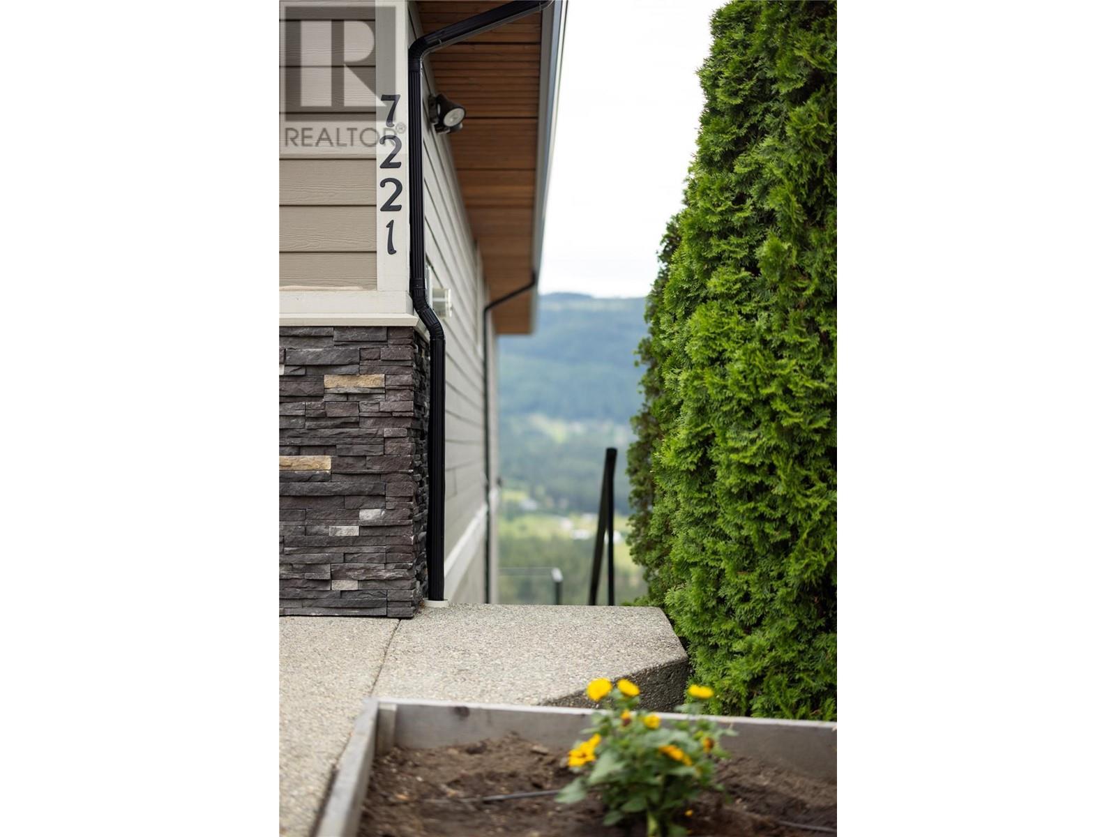 7221 Silver Ridge Drive, Vernon, British Columbia  V1B 4C6 - Photo 44 - 10340425