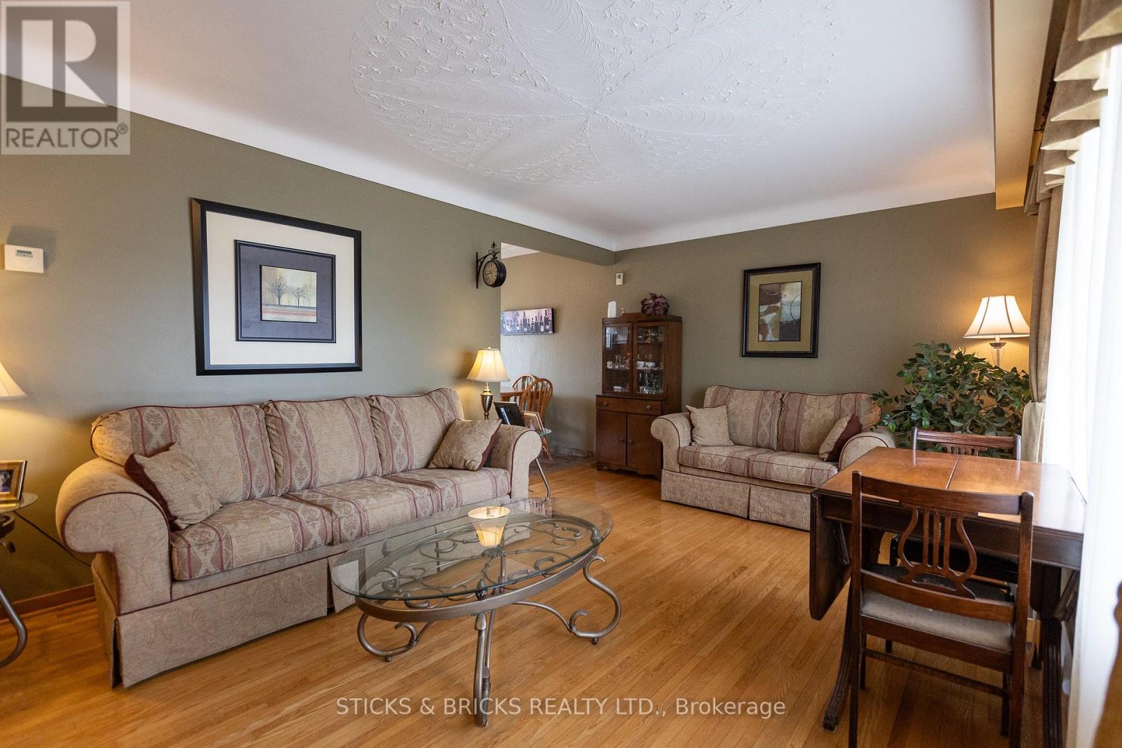 6690 Margaret Street, Niagara Falls (Arad/fallsview), Ontario  L2G 2V3 - Photo 7 - X12121906