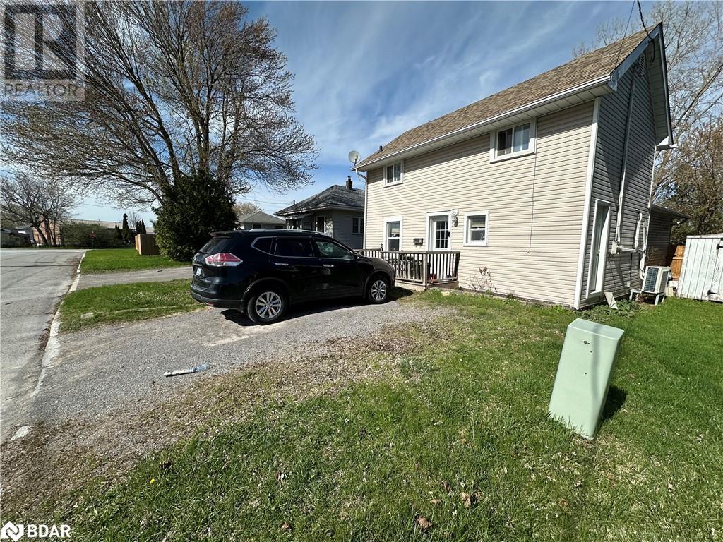 19 Pelham Street, Quinte West, Ontario  K8V 5A8 - Photo 2 - 40724403