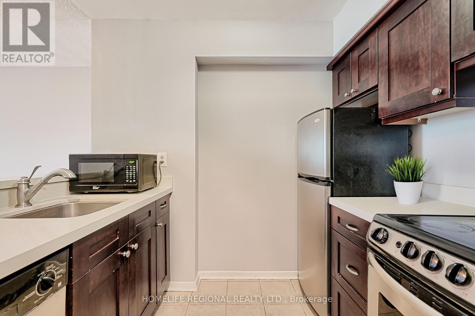 617 - 44 St Joseph Street, Toronto, Ontario  M4Y 2W4 - Photo 11 - C12121945