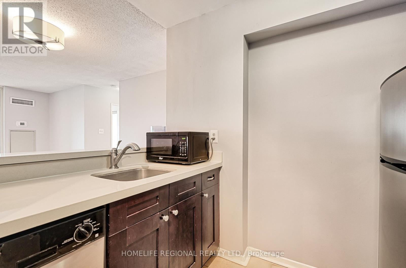 617 - 44 St Joseph Street, Toronto, Ontario  M4Y 2W4 - Photo 12 - C12121945
